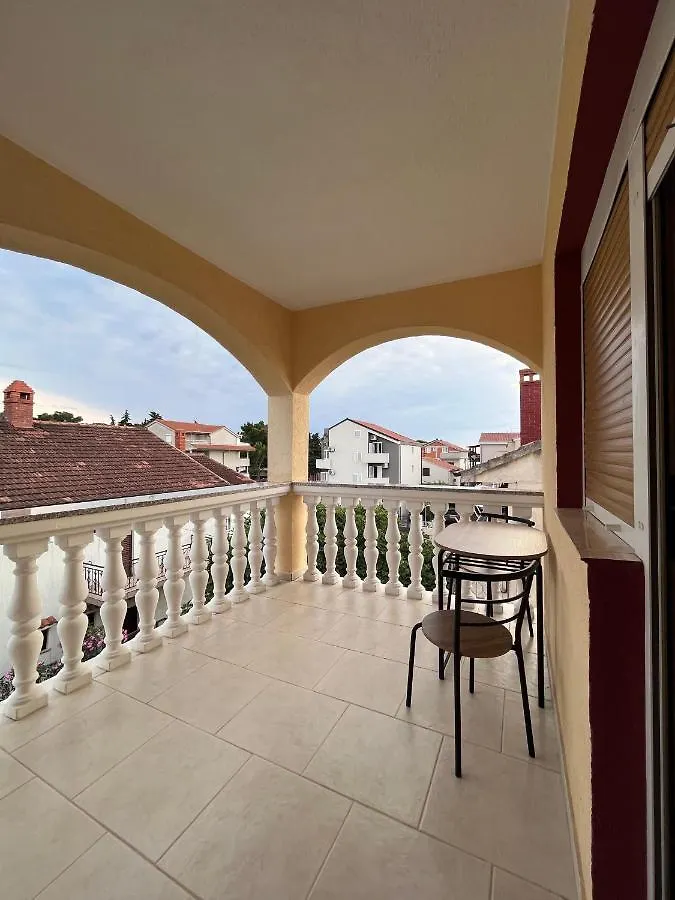 Appartement Apartmani Mila Biograd Na Moru