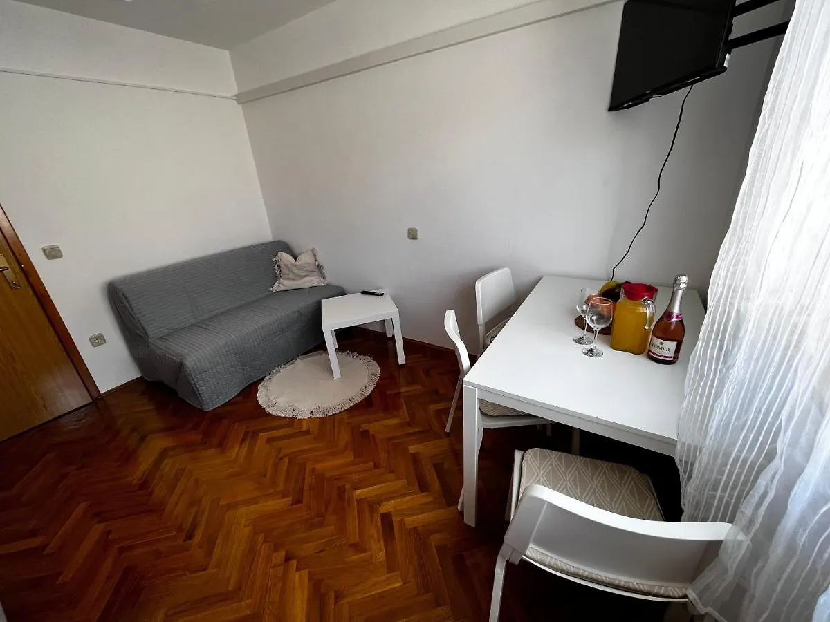Apartmani Mila Biograd Na Moru